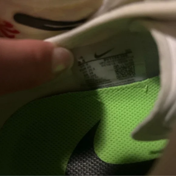 Nike Gradient Yellow Pegasus Sneakers excellent condition 8.5 - Picture 6 of 9